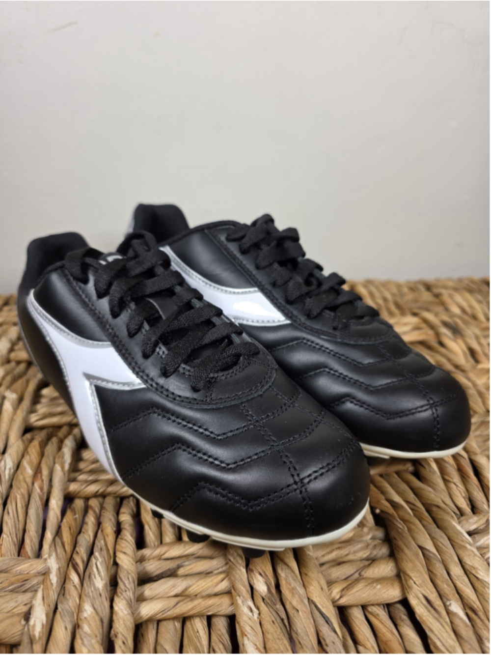 Diadora Men's 8 Soccer Cleats NWOB Firm Ground Black White Silver Brazil FG 2014